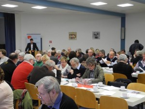 SPD-Stadtverbandsvorsitzender Michael Thews eröffnet den Parteitag