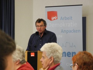 Udo Kath ging als Vorsitzender des SPD-Ortsvereins Lünen-Beckinghausen ans Rednerpult